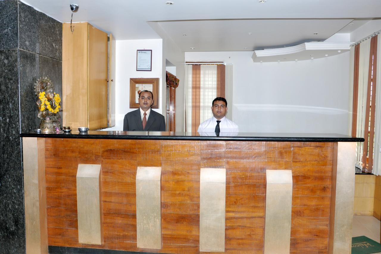 Hotel Rajsangam International 바다미 외부 사진