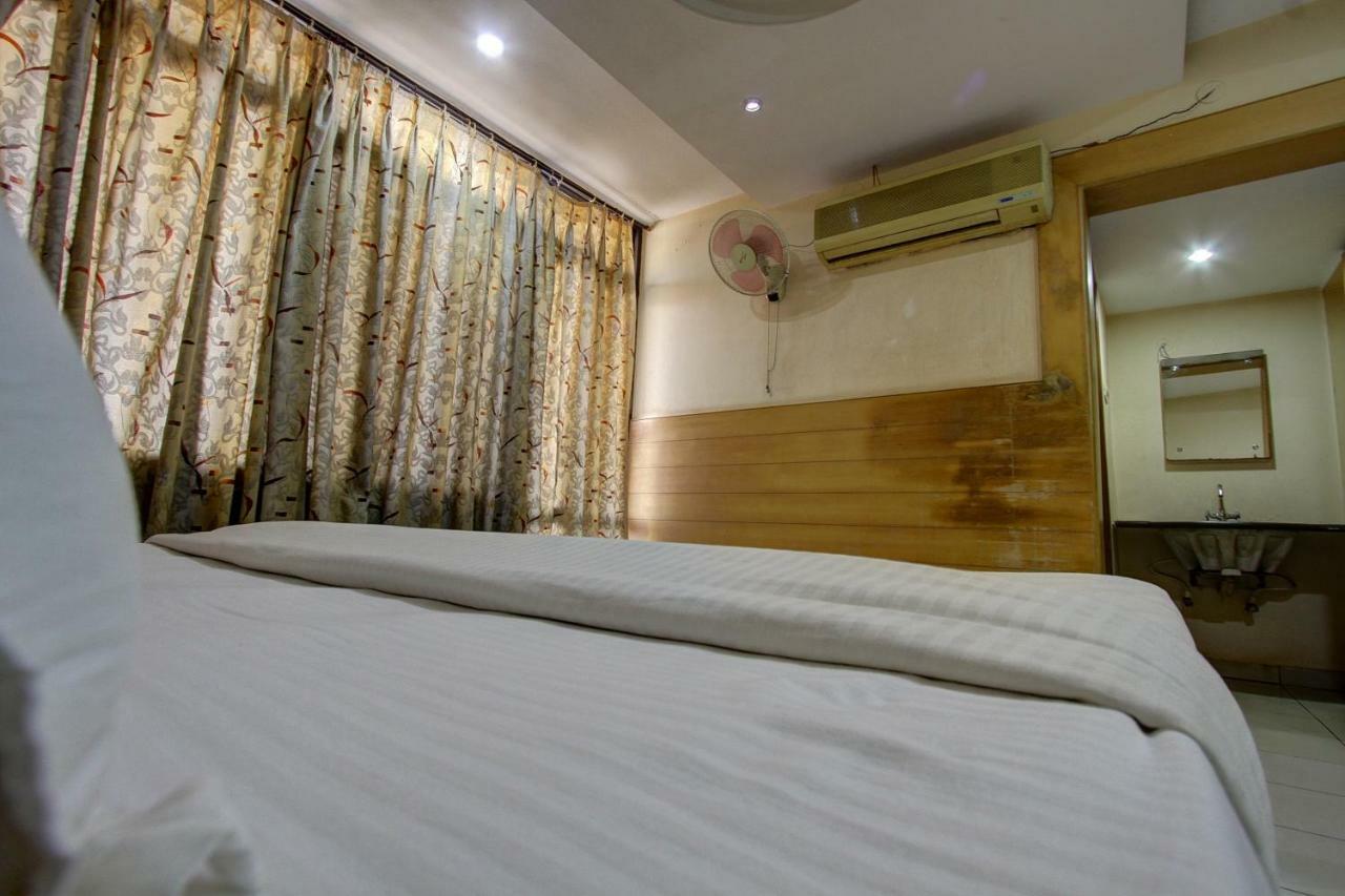 Hotel Rajsangam International 바다미 외부 사진