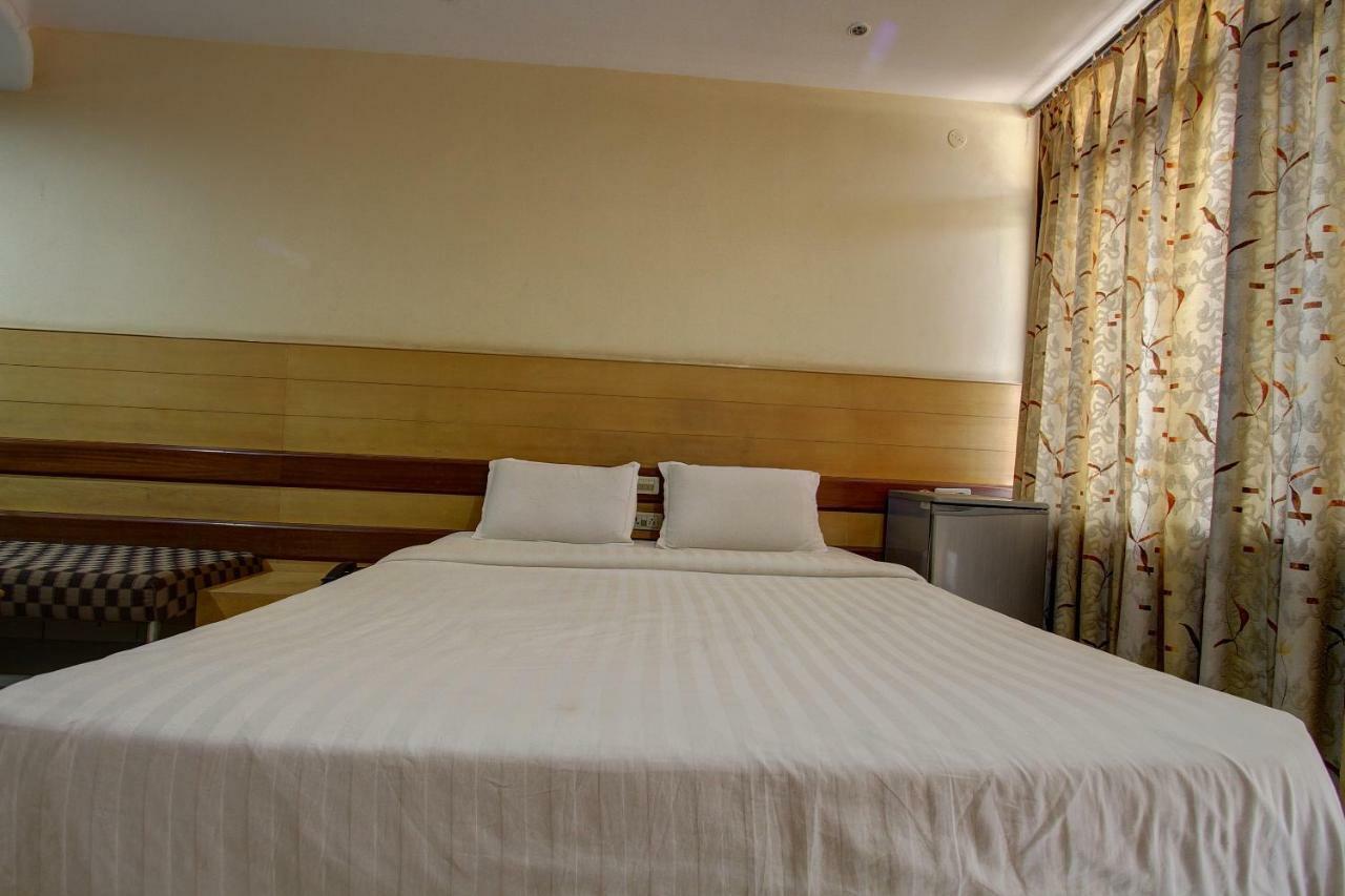 Hotel Rajsangam International 바다미 외부 사진