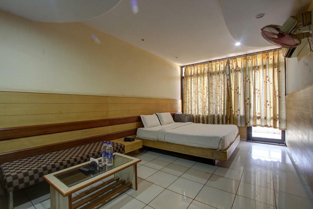 Hotel Rajsangam International 바다미 외부 사진