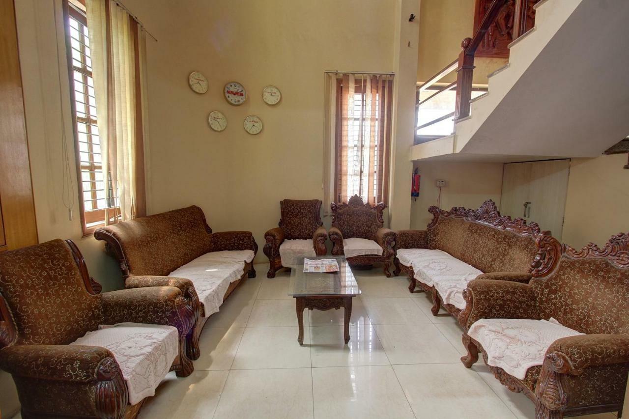 Hotel Rajsangam International 바다미 외부 사진